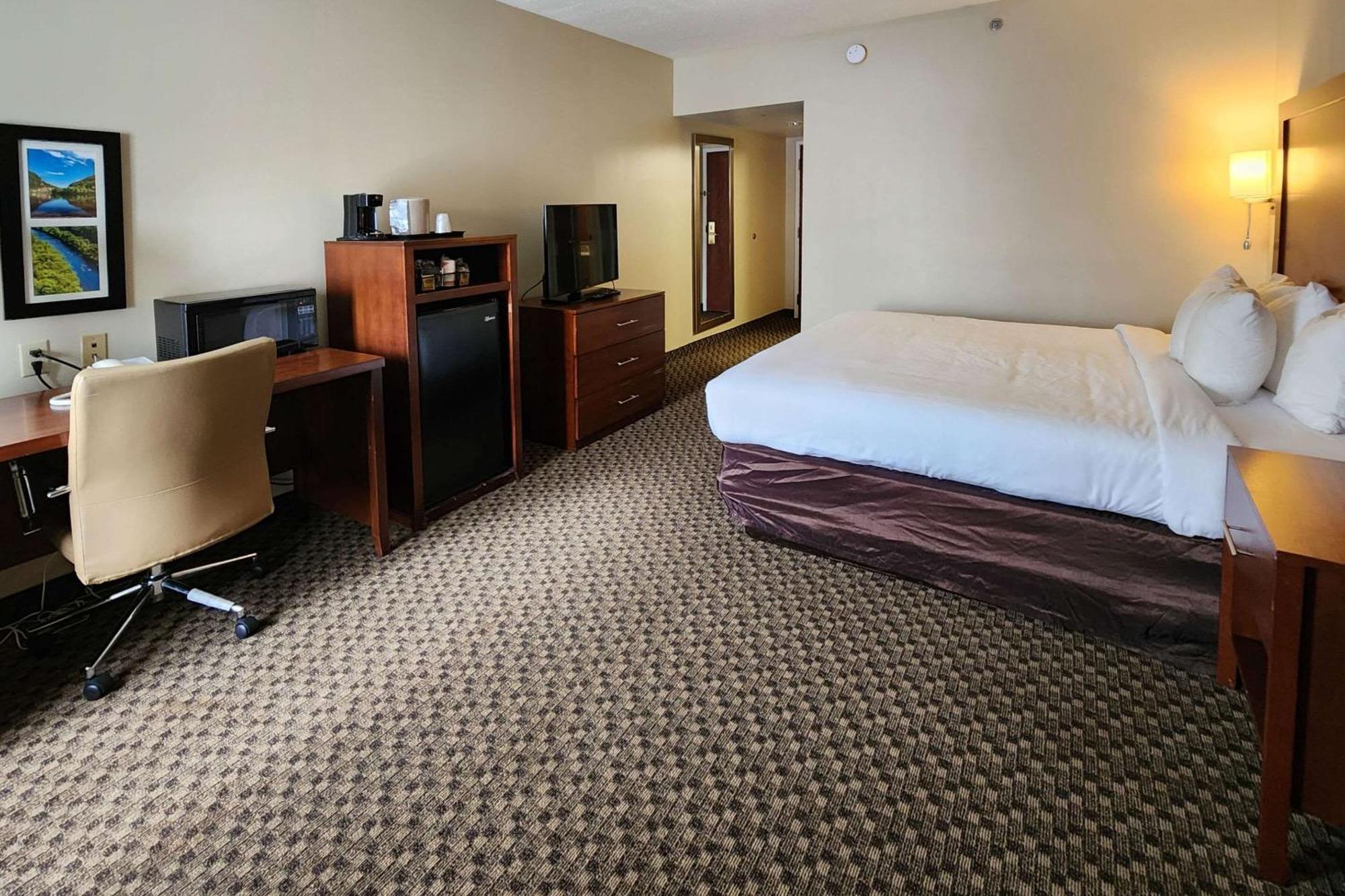 Comfort Inn & Suites Mount Pocono Exterior foto